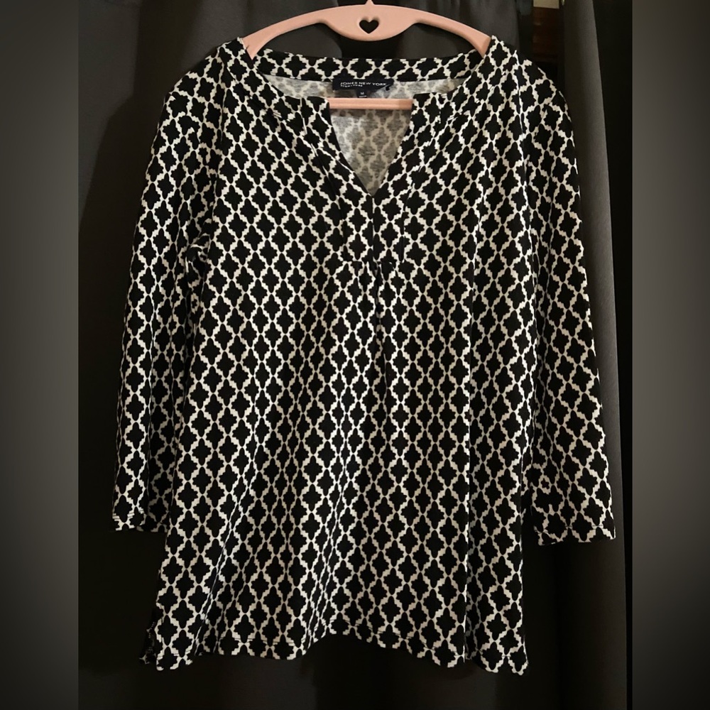 Woman’s Size Med Blouse Top Dress Shirt ✨